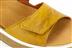 Afb. Detail C van GEEL SANDAAL SCHUINE VELCRO