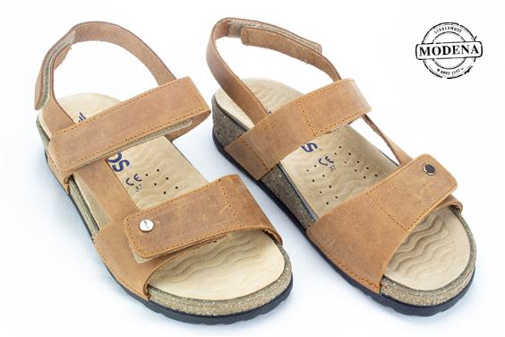 Detailpagina - Ander damesschoenen model: CAMEL VETLEDER SANDAAL VELCROS