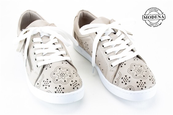 Detailpagina - Ander damesschoenen model: TAUPE LAGE BASKET RITS PERFORE