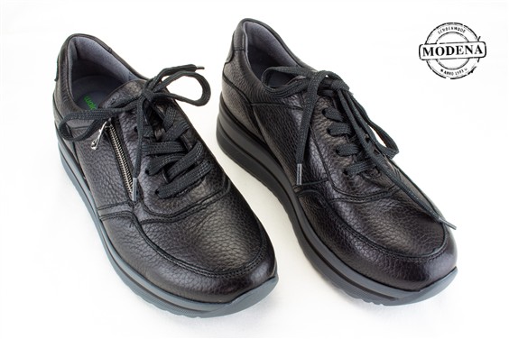 Detailpagina - Ander damesschoenen model: ZWART SNEAKER RITS K-BREEDTE