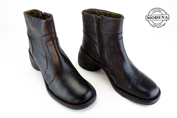 Detailpagina - Ander damesschoenen model: ZWART BOTJE NADEN HAK