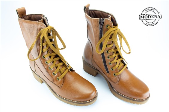 Detailpagina - Ander damesschoenen model: CAMEL VETERLAARSJE STOERE HAK